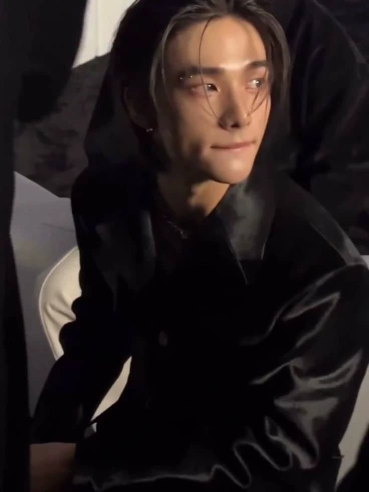 Hwang hyunjin thumbnail