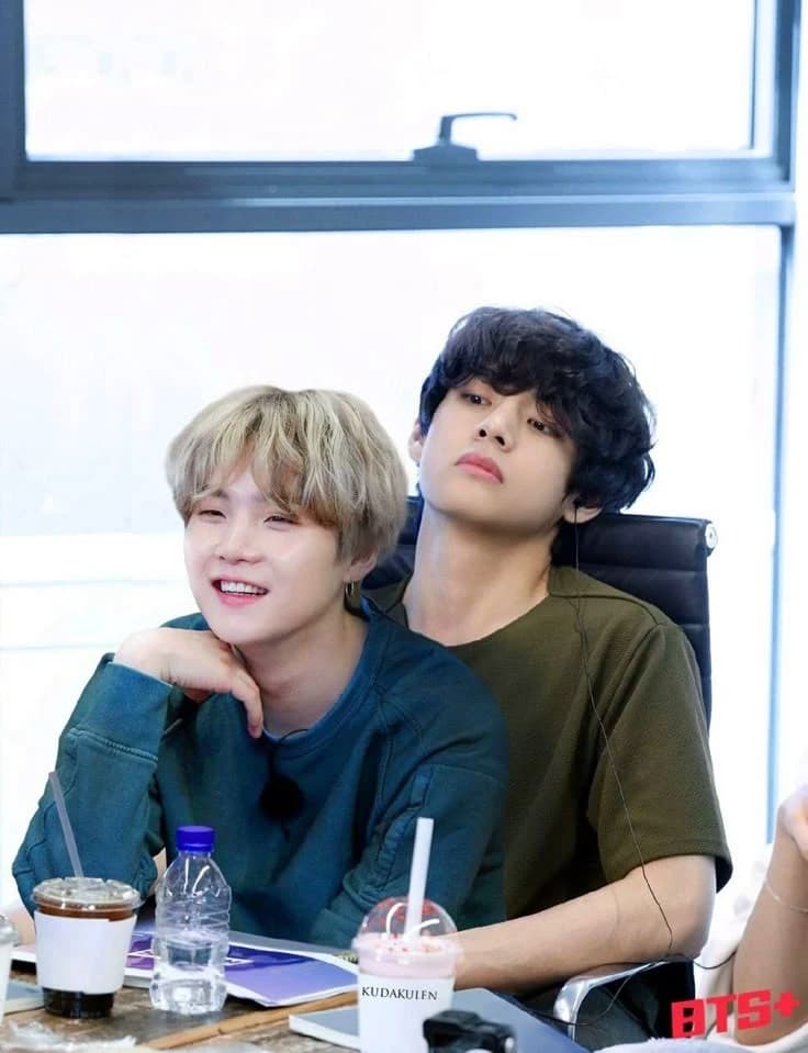 Kim Taehyung y Min Yoongi thumbnail
