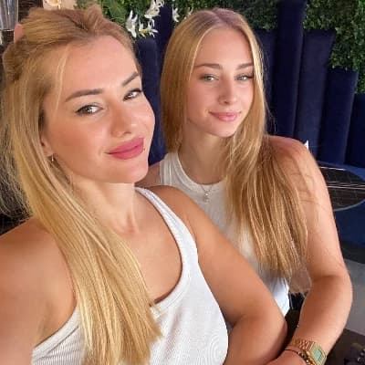 Ksenia & Ana thumbnail