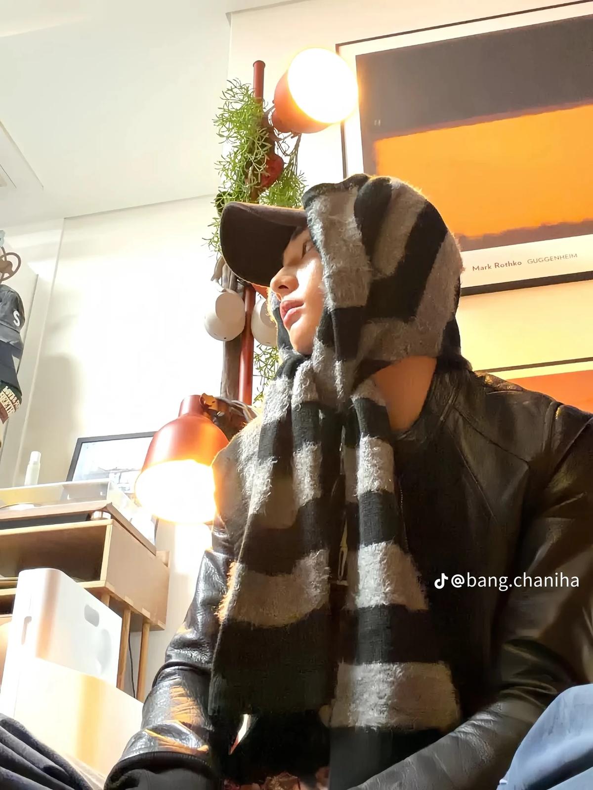 Hyunjin/ farewell thumbnail