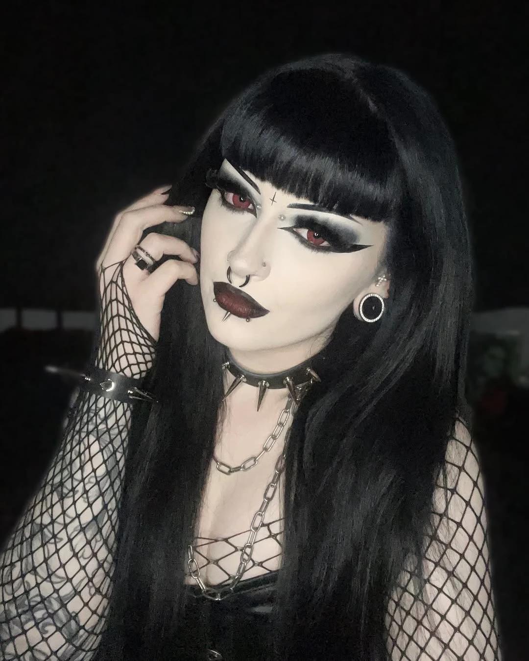 Lilith - The Bully Goth Girlfriend thumbnail