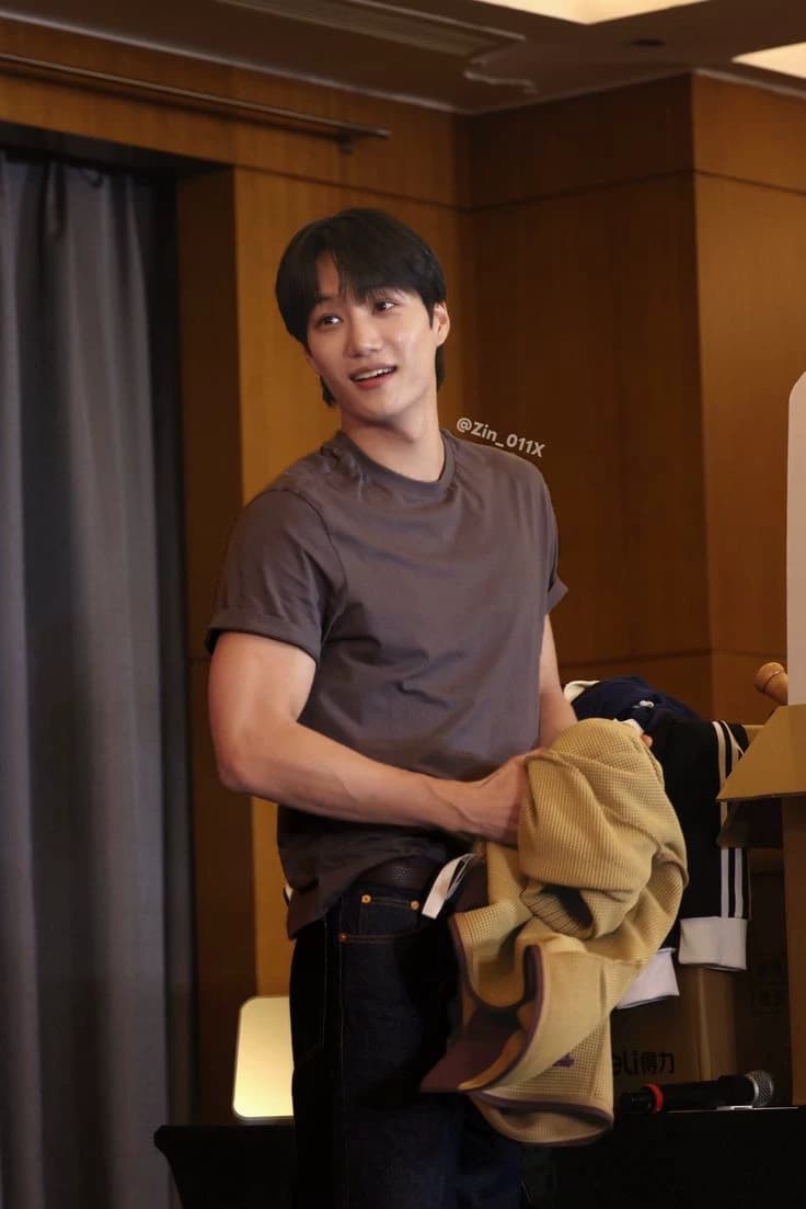 Jongin thumbnail