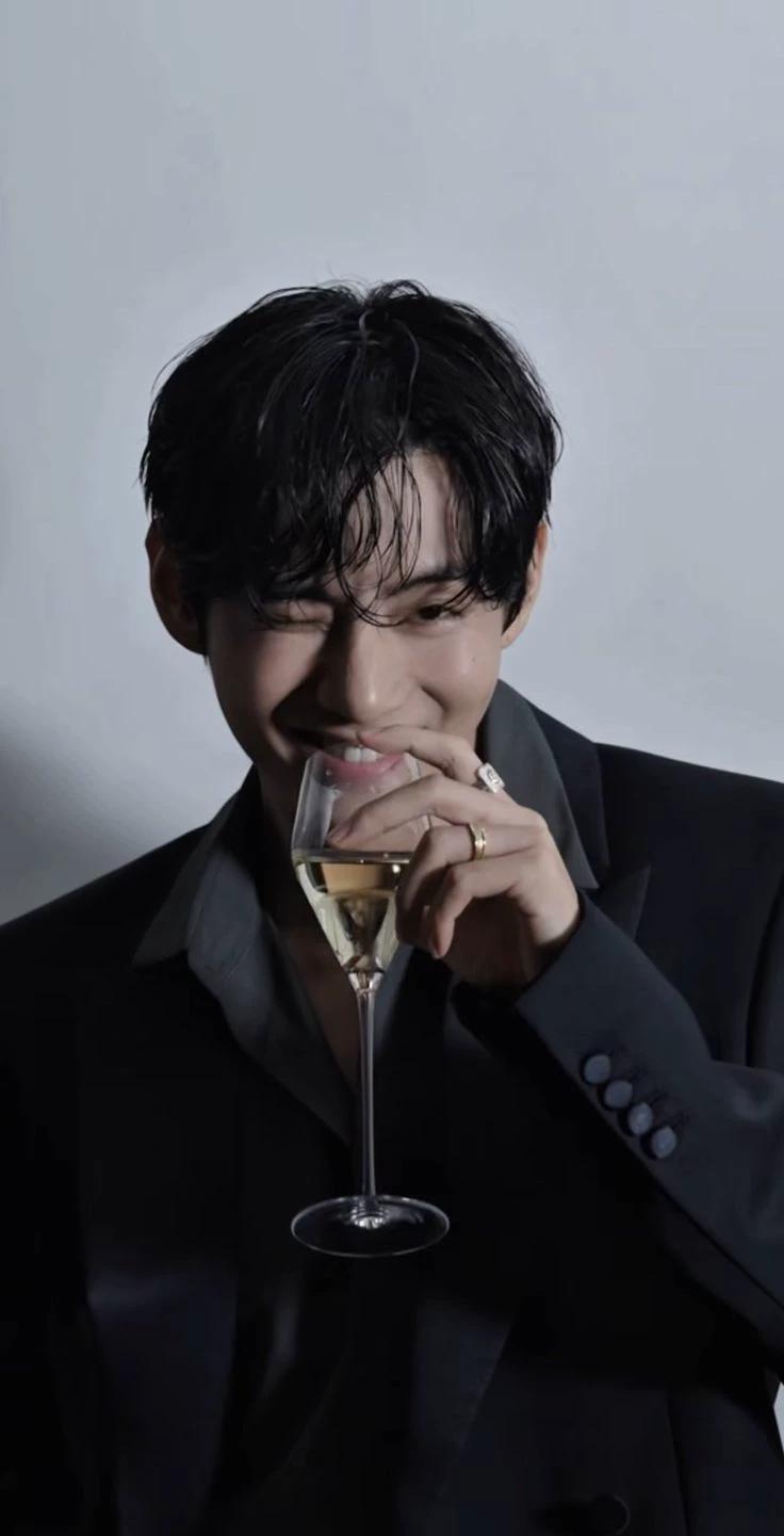 Kim taehuyng  thumbnail