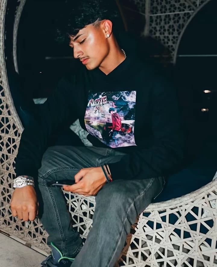 Alex chino thumbnail
