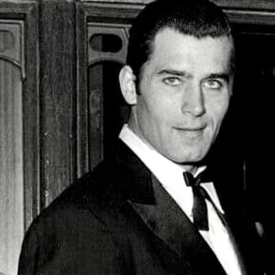 Clint Walker (Count Dracula) thumbnail