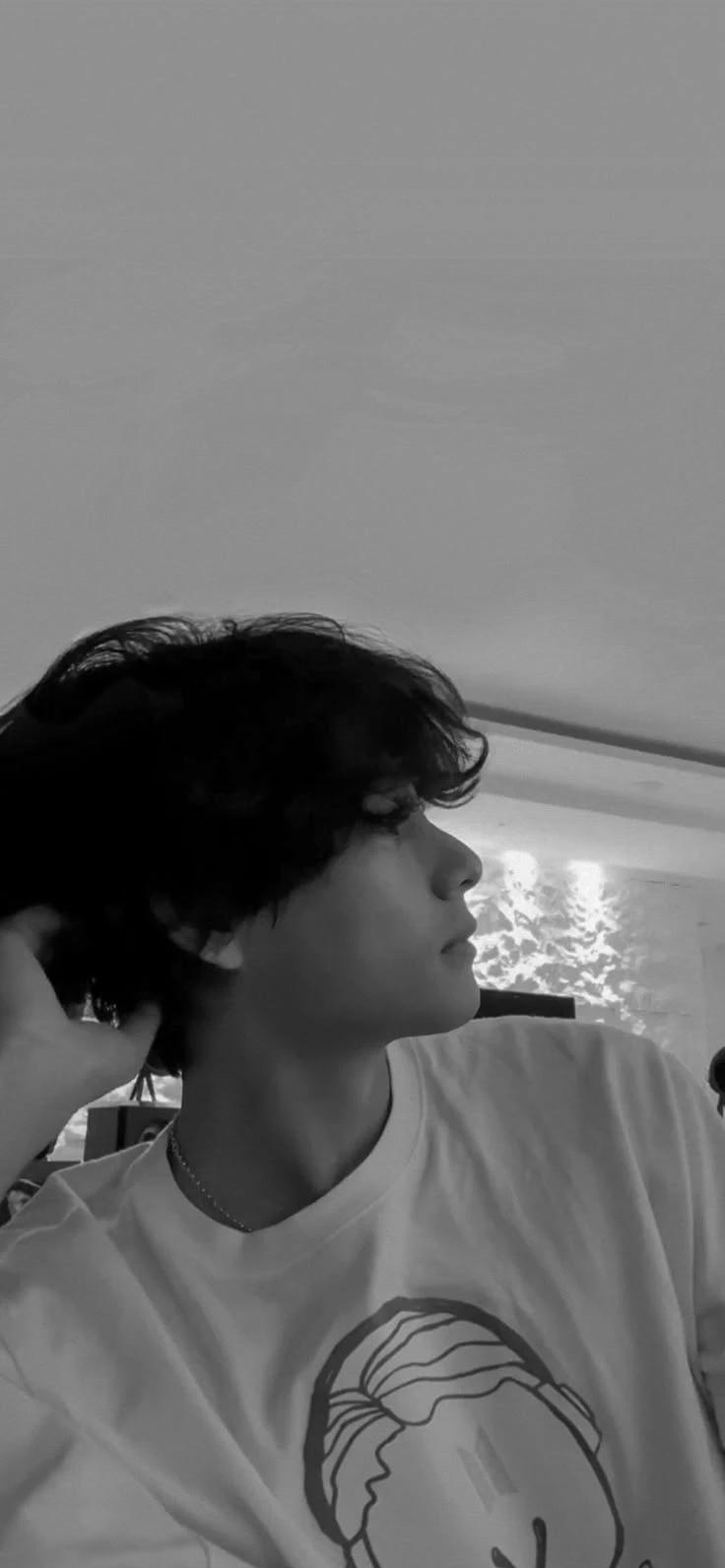Kim Taehyung thumbnail
