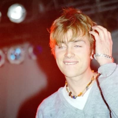 Damon Albarn thumbnail