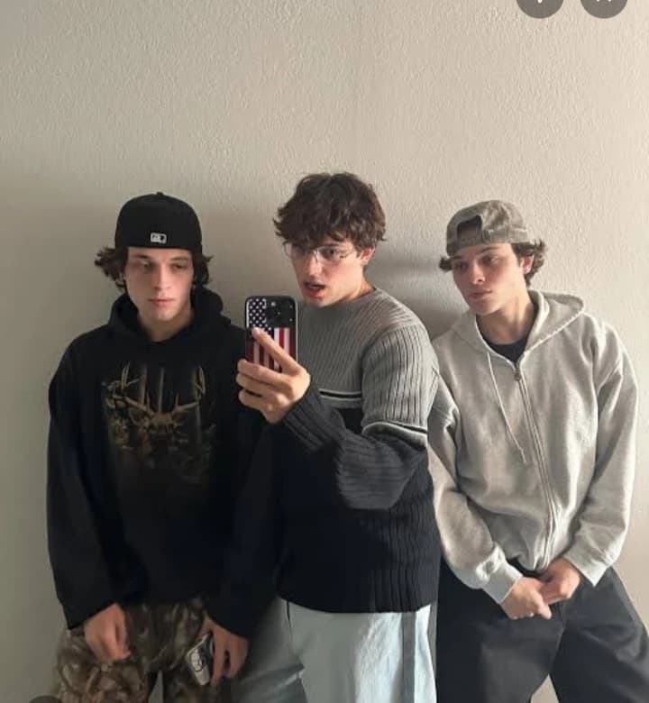 Sturniolo triplets  thumbnail