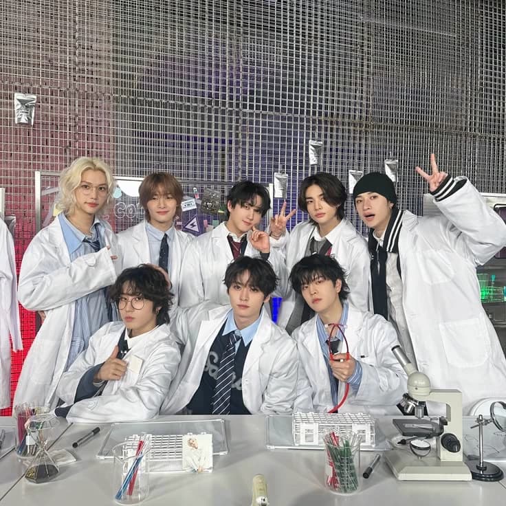 "Stray Kids bullies" thumbnail