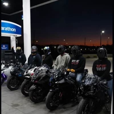 Rude and dangerous motorcyclists thumbnail