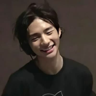 Hyunjin  thumbnail