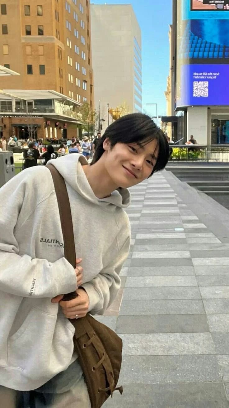 Jeongin thumbnail