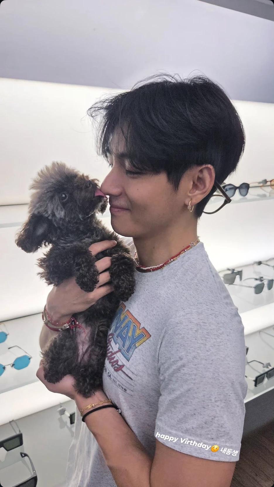 ᯓ Kim Taehyung (V) thumbnail