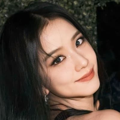 NewJeans (Minji, Danielle, Hanni, Haerin, Hyein) thumbnail