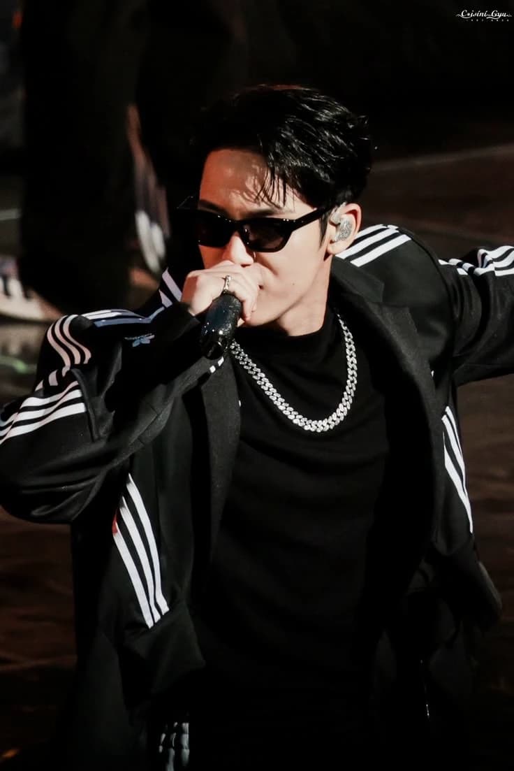 Kim Mingyu  thumbnail