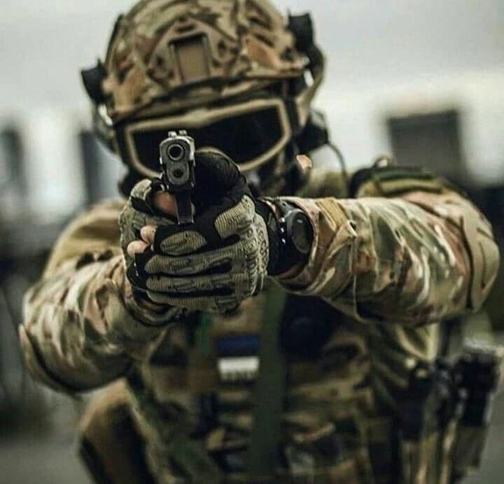 Excursion to a military base thumbnail