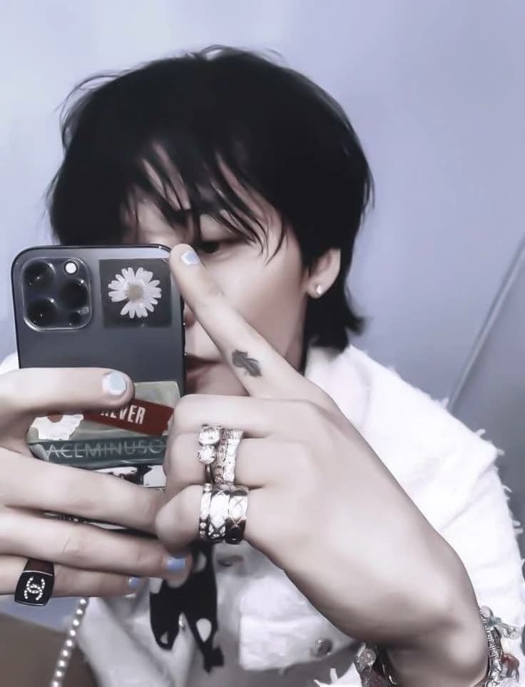 00:01 — G-DRAGON thumbnail