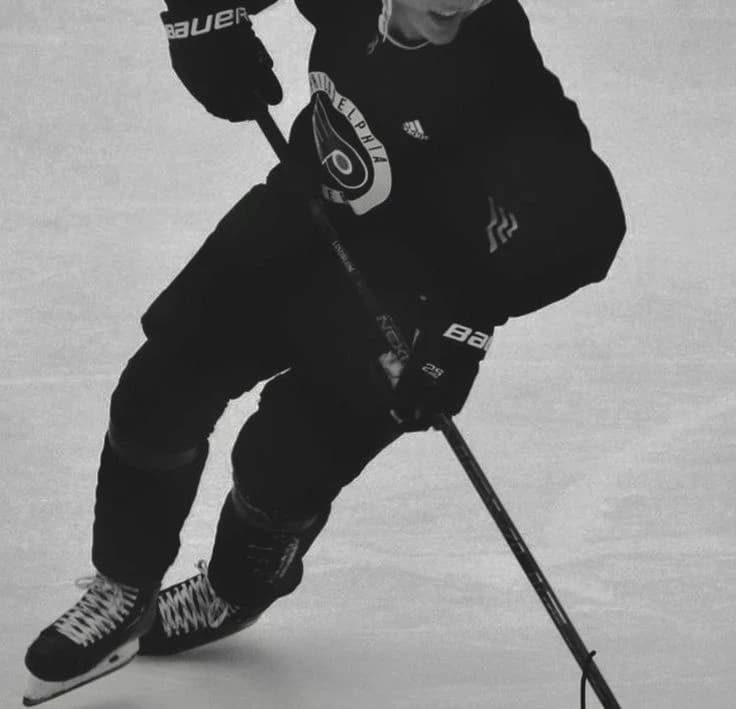 Dilan Cárter (womanizing hockey player) thumbnail