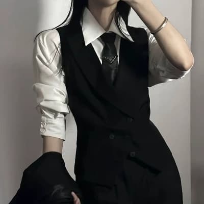 Isabella  Vespera thumbnail