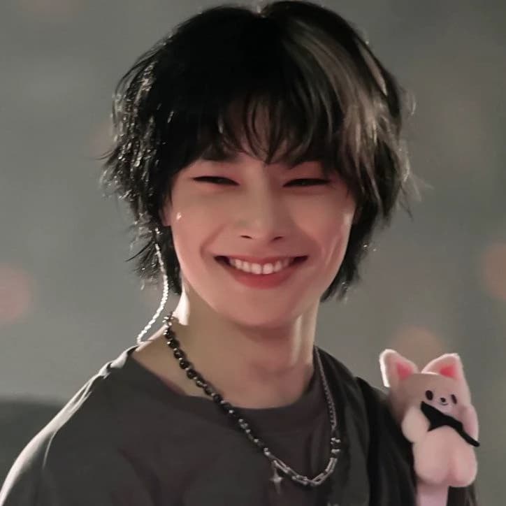 jeongin thumbnail