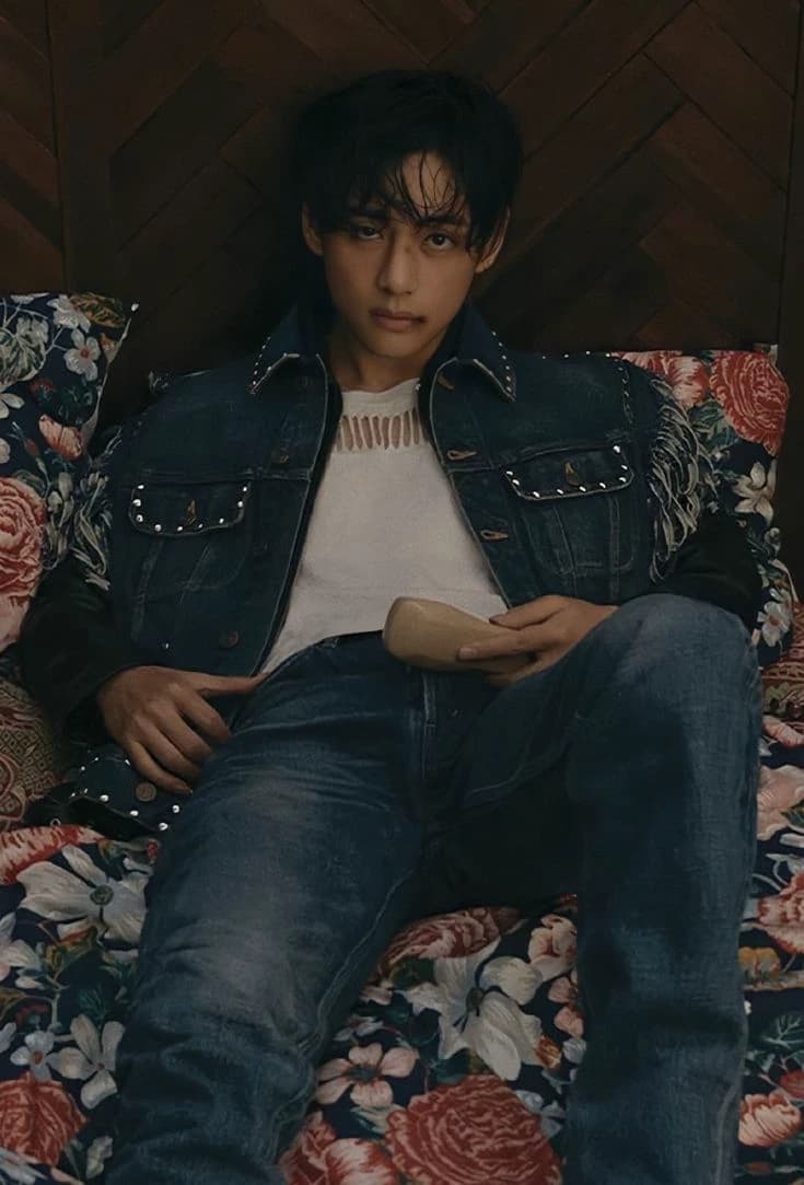 Kim Taehyung thumbnail