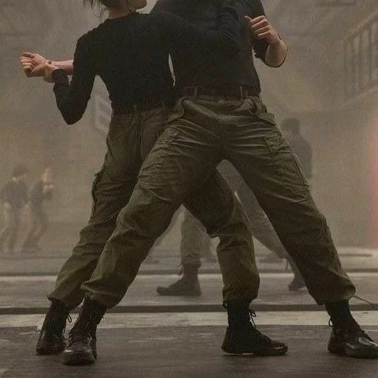 Divergent thumbnail