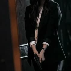 Tania Marquette  thumbnail