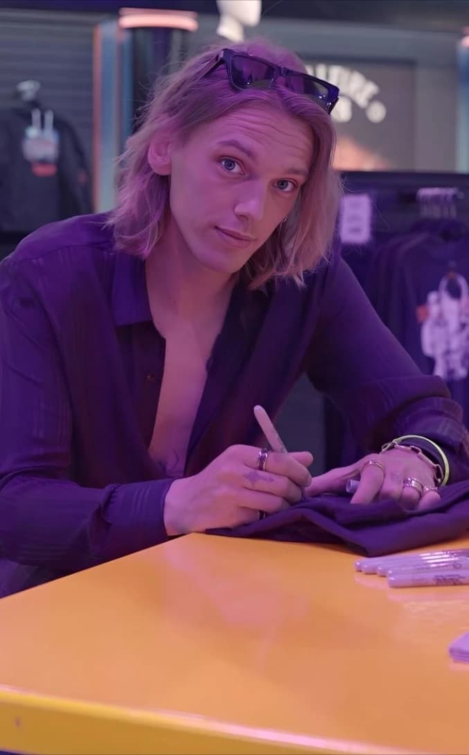 Jamie Campbell Bower thumbnail