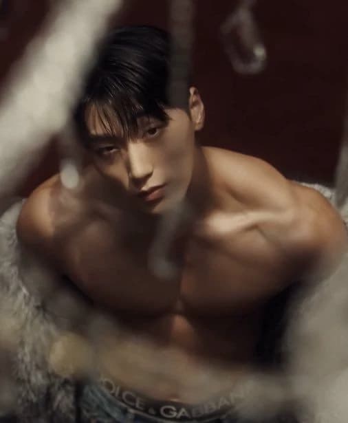 Choi San thumbnail
