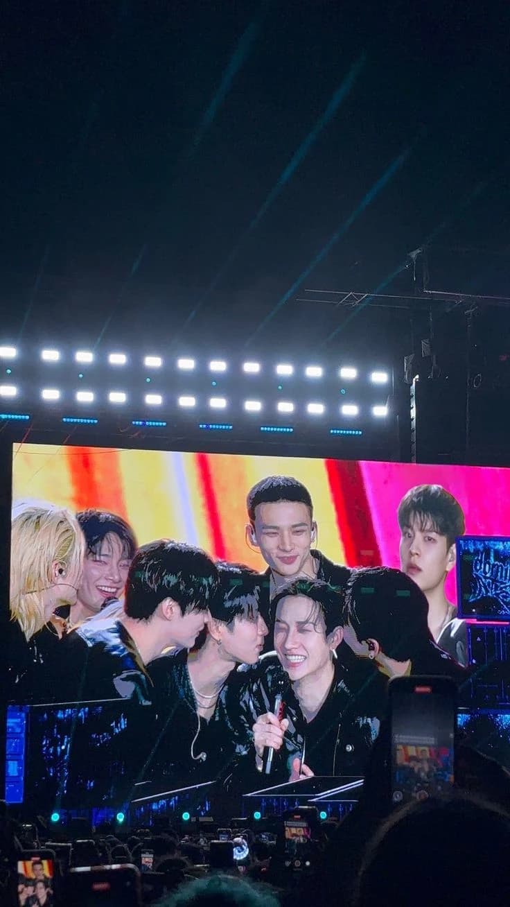 Stray Kids. thumbnail