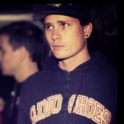 Tom Delonge thumbnail
