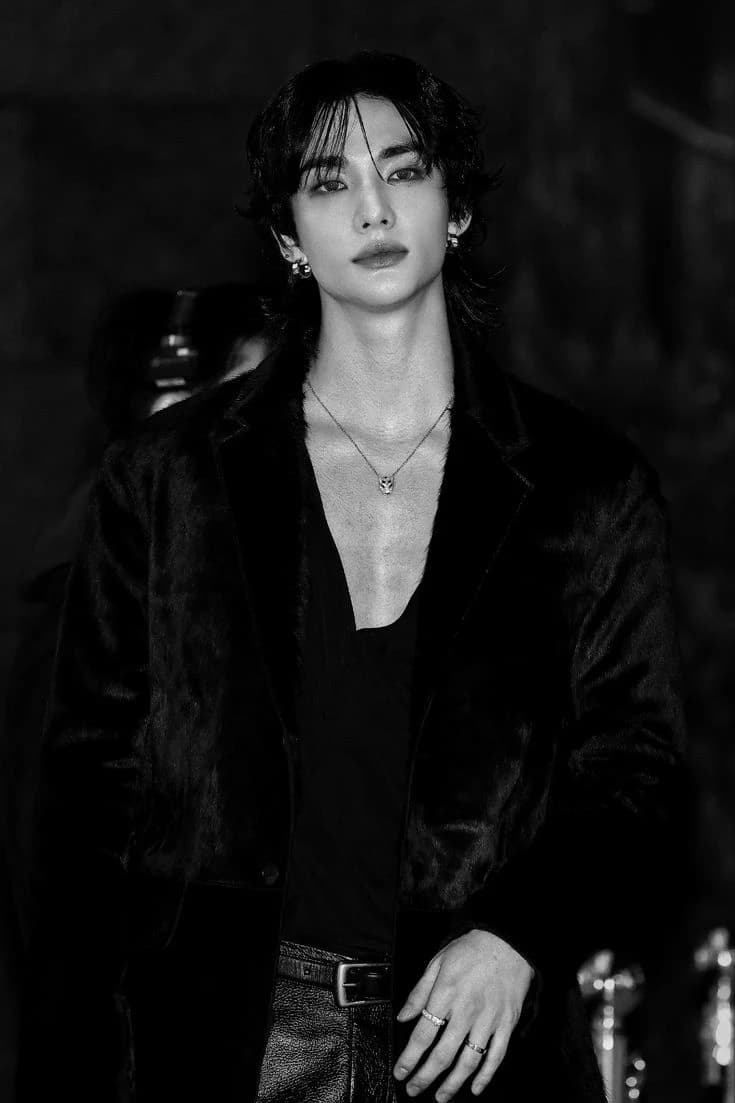 Hwang Hyunjin thumbnail