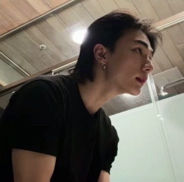 Hyunjin thumbnail