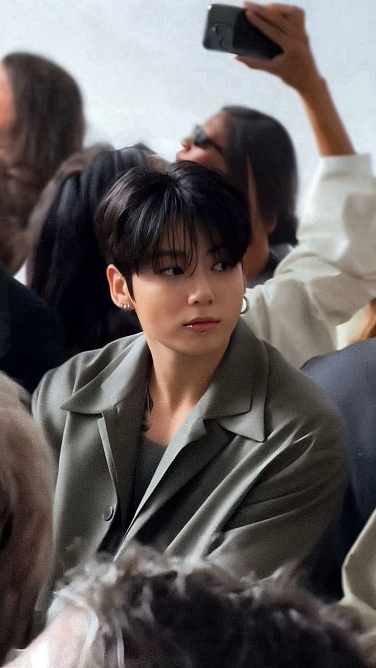 Jungkook (K-pop Idol) thumbnail