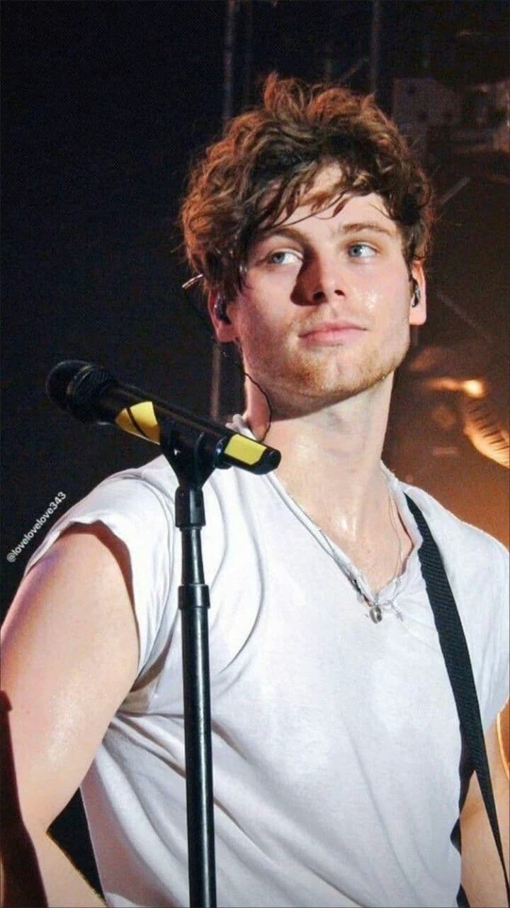 Luke Hemmings thumbnail