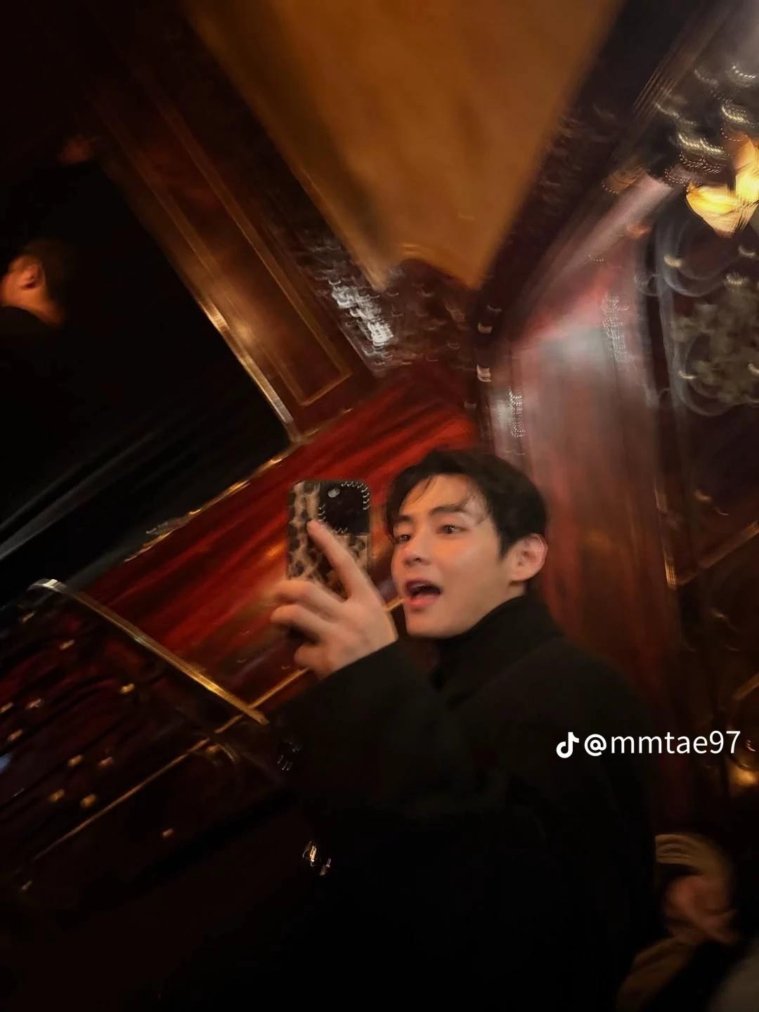 Kim Taehyung  thumbnail