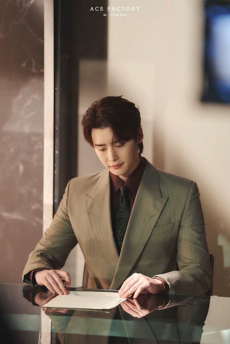 Lee jong suk  thumbnail