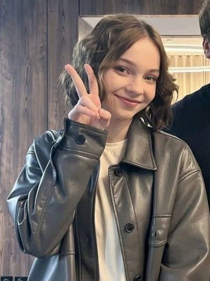 Emma Myers( a actors and you girlfriend)  thumbnail