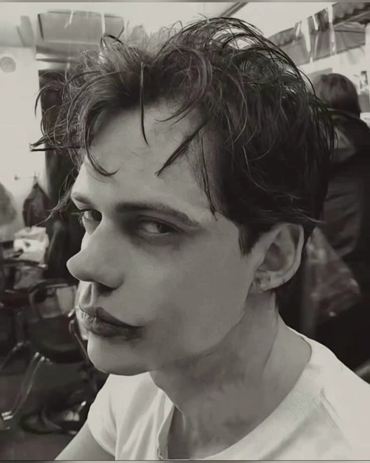 bill skarsgard thumbnail