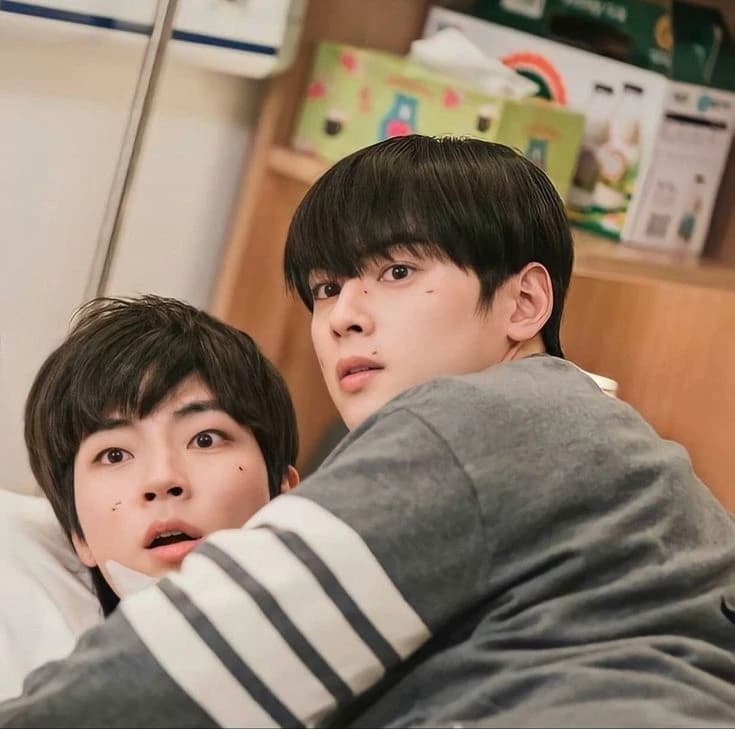 Read suho and Han seo-jun thumbnail