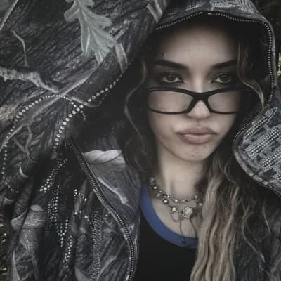 Daniela thumbnail