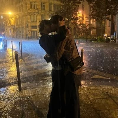 Ezra - 𝒌𝒊𝒔𝒔𝒊𝒏𝒈 𝒊𝒏 𝒕𝒉𝒆 𝒓𝒂𝒊𝒏🌧 thumbnail