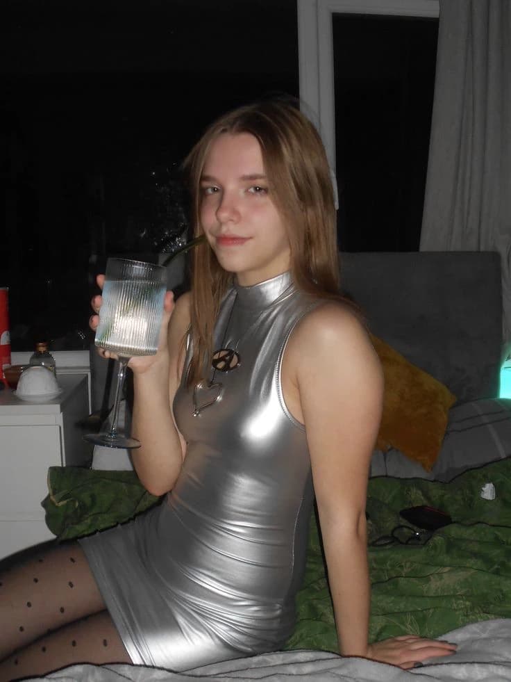 Elena Weiss thumbnail