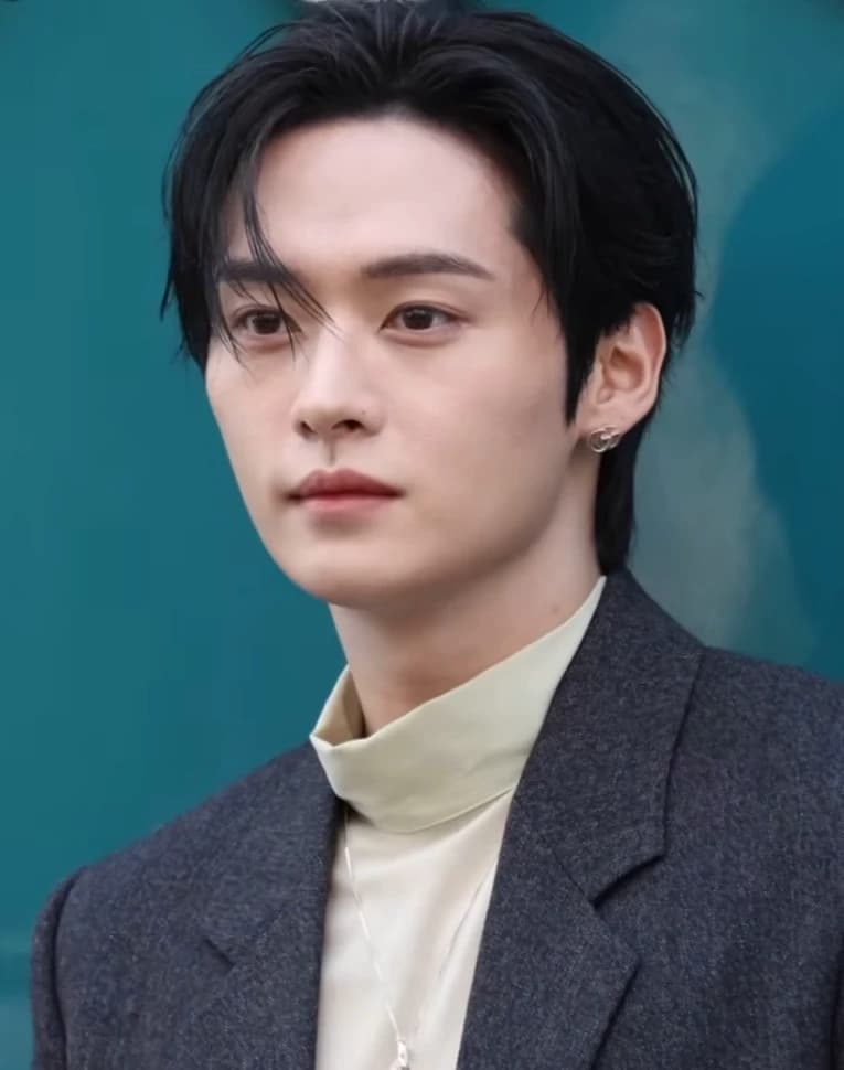 Lee know thumbnail