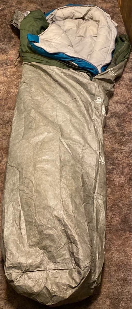 Max (1 sleeping bag!?) thumbnail