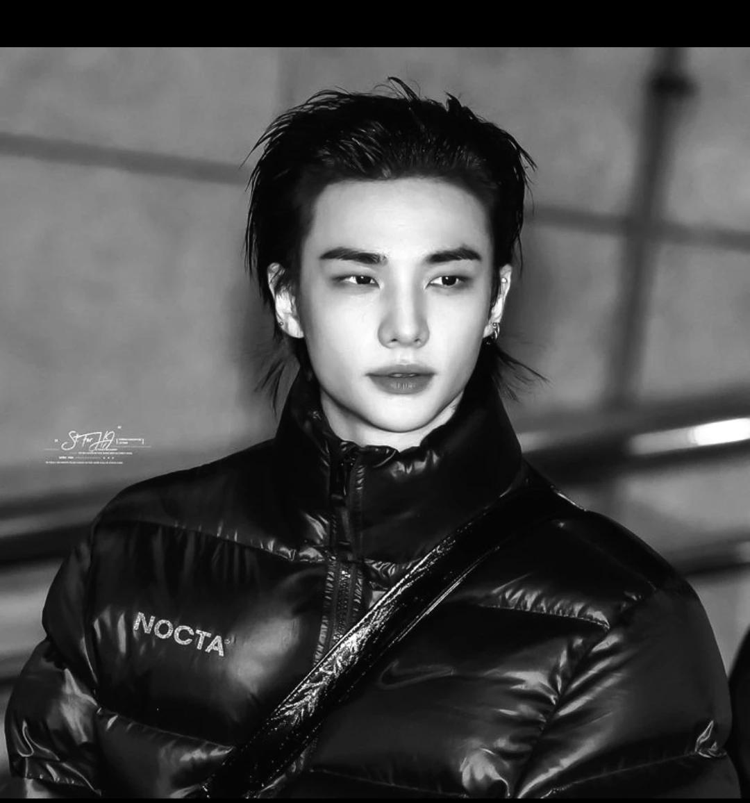 Hyunjin  thumbnail