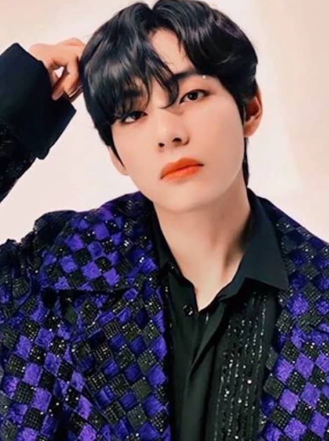 Kim Taehyung (V) thumbnail