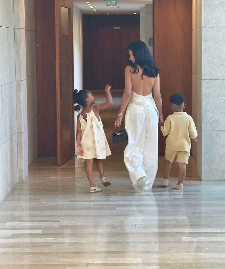 Larissa and her 2 children thumbnail