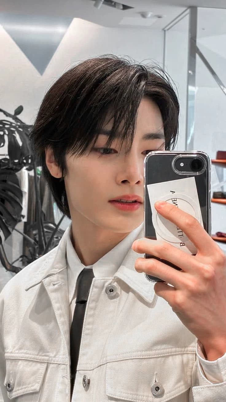 Jeongin thumbnail