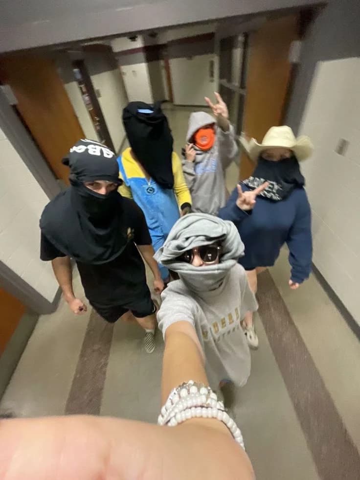 Group of BL bandit friends! thumbnail